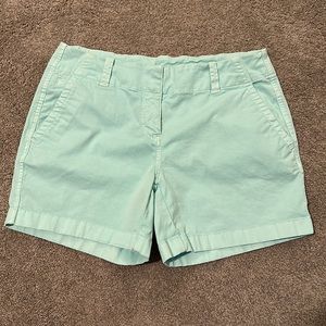 Vineyard Vines light green shorts